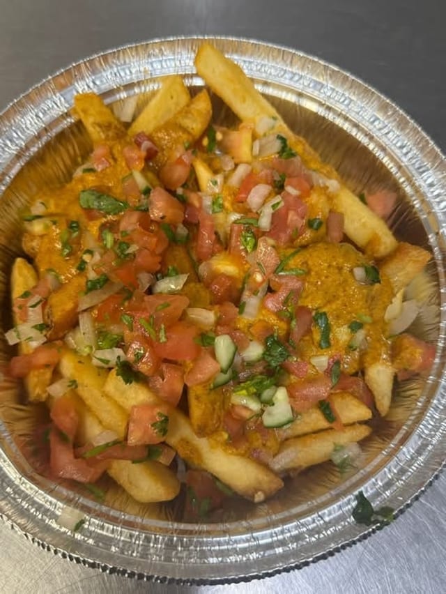 BENGALI HOT LOADED FRIES (SPICY).